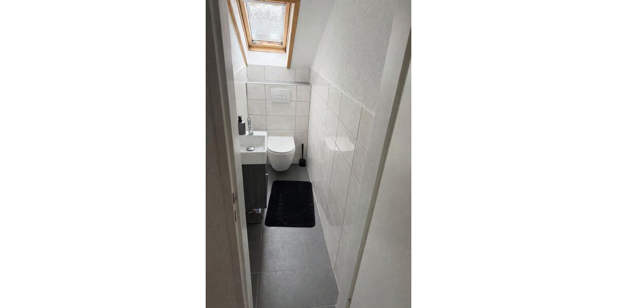 Dachgeschoßwohnung Nürtingen - 3 Zimmer, 70 m&sup2;, 275.000&euro; | Angebot:24605428