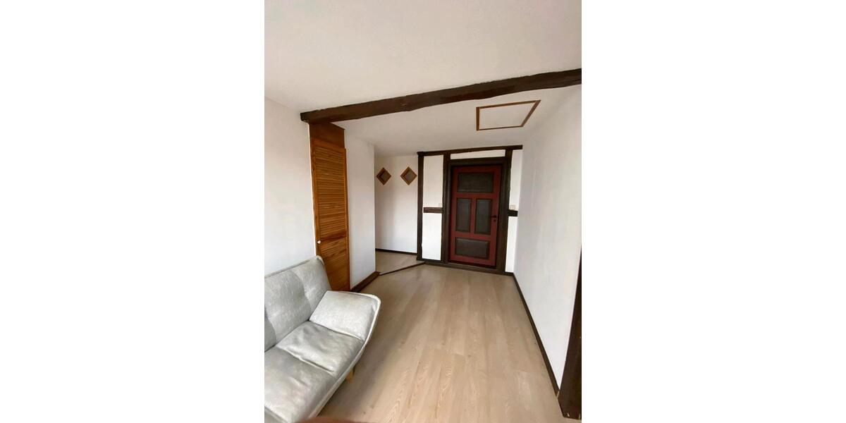 Dachgeschoßwohnung Rühen - 3 Zimmer, 65 m&sup2;, 639&euro; | Angebot:25369505