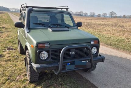 Lada Niva 125.700 km 8.200 &euro; Nienburg 31582