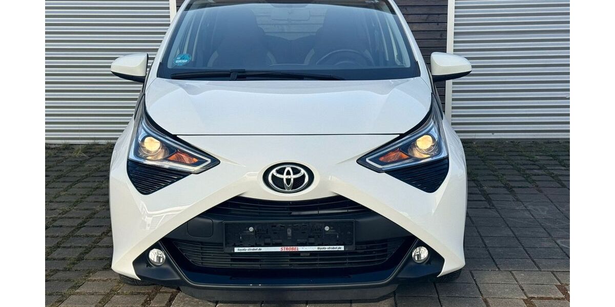Toyota Aygo (X) 56.000 km 7.950 &euro; Mering 86416