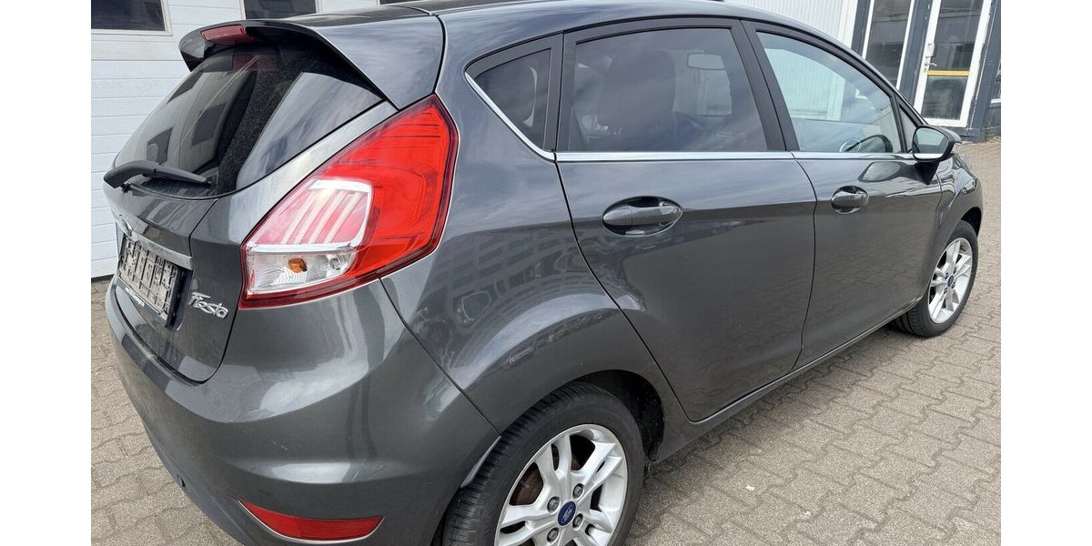 Ford Fiesta 1.5 TDCI Titanium/2Hd 123.000 km 5.990 &euro; Frankfurt 60386