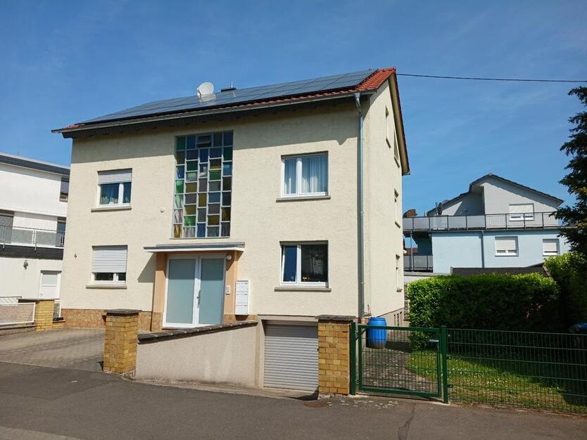 Saniertes Schmuckstück:Energieeffizientes Haus Garagen+Stellpl.