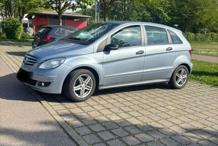Mercedes B 180