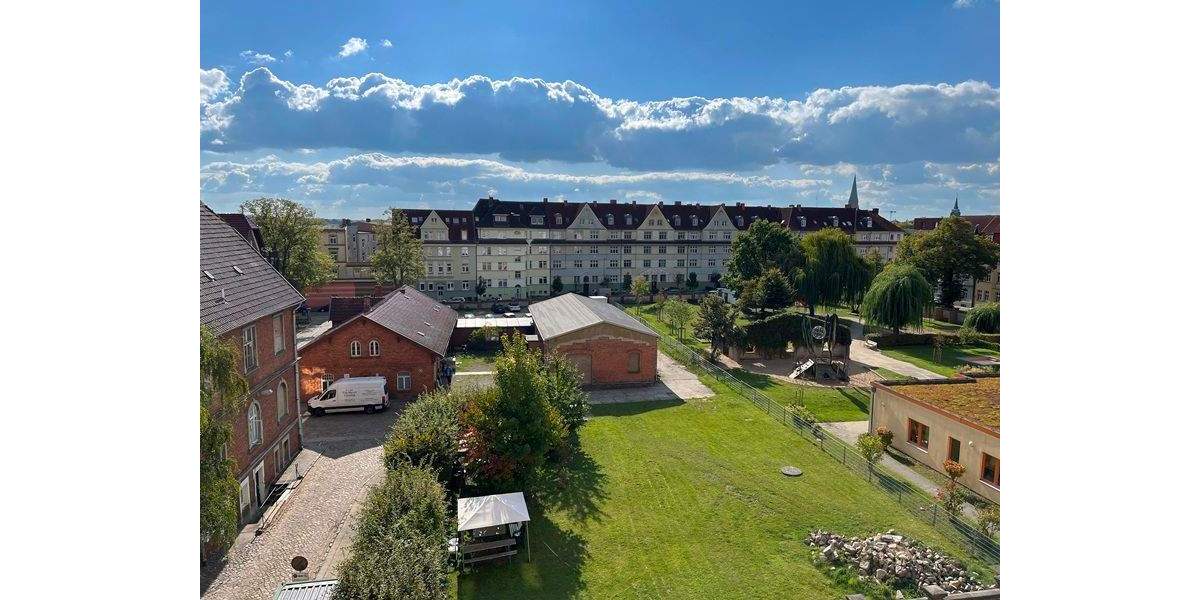 Lichtdurchflutete Dachgeschosswohnung mit Heidensee-Blick und neuer Einbauküche in 19055 Schwerin 3 zimmer