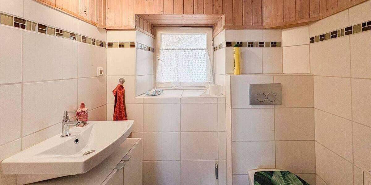 Einfamilienhaus Hohenaltheim Niederaltheim - 8 Zimmer, 192 m&sup2;, 295.000&euro; | Angebot:26424295