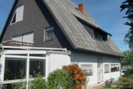 Einfamilienhaus mit großem Grundstück und großzügiger Einliegerwo zimmer