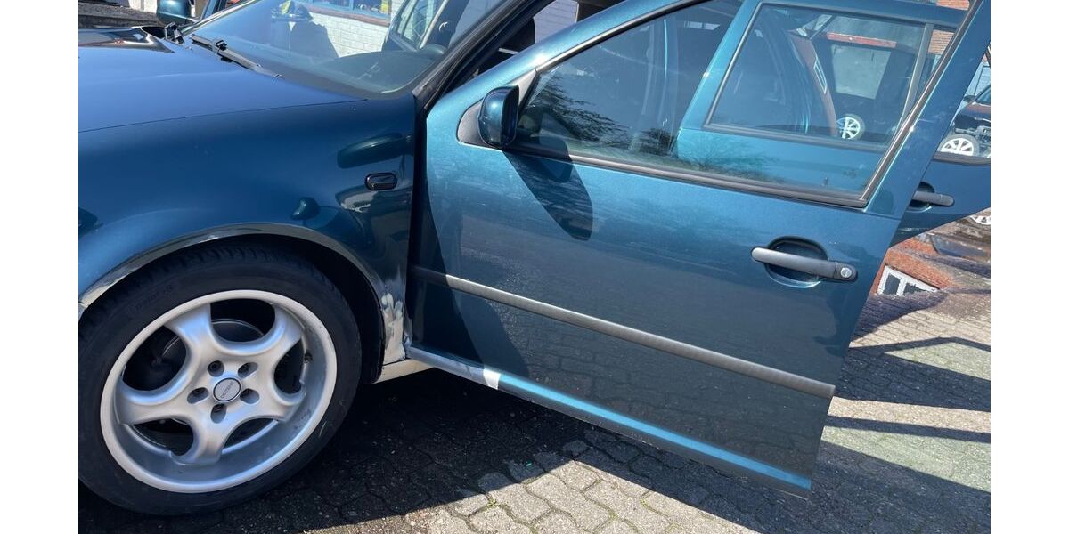 VW Golf 240.000 km 3.200 &euro; Brunsbüttel 25541