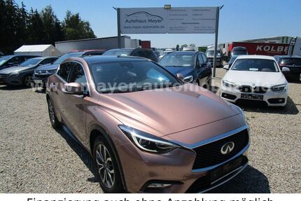 INFINITI Q30