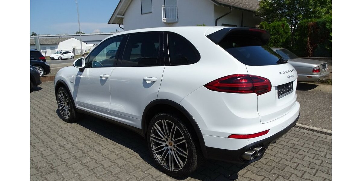 Porsche Cayenne S 4,2l Diesel Pano, Navi, 21 Zoll, Standhe 229.443 km 23.890 &euro; Rodgau 63110