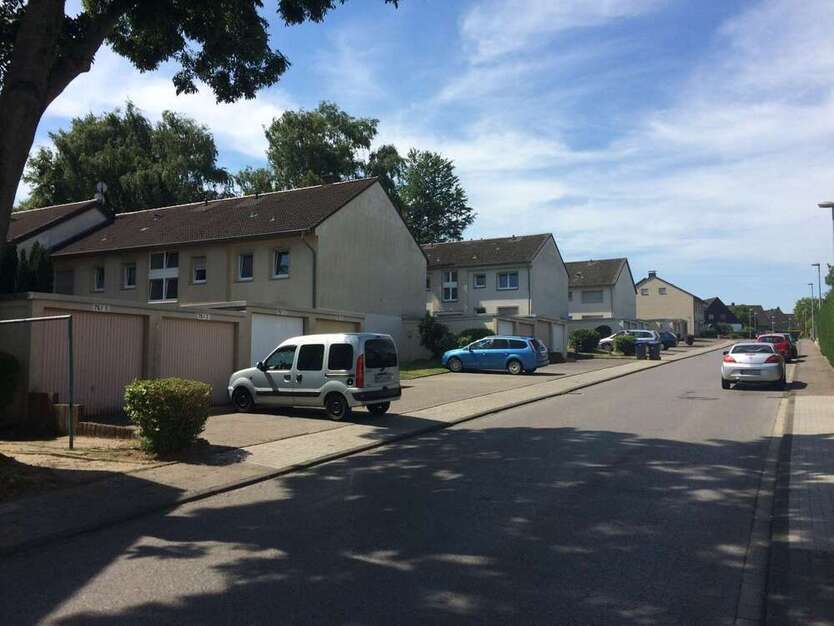 Garage zu vermieten in Bedburg 80 €