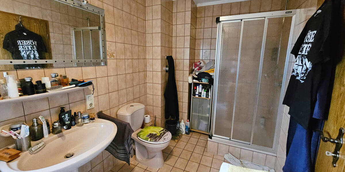 Gut vermietete 2-Zimmer-Dachgeschosswohnung mit Balkon u. Garage im Herzen von Burscheid 2 zimmer