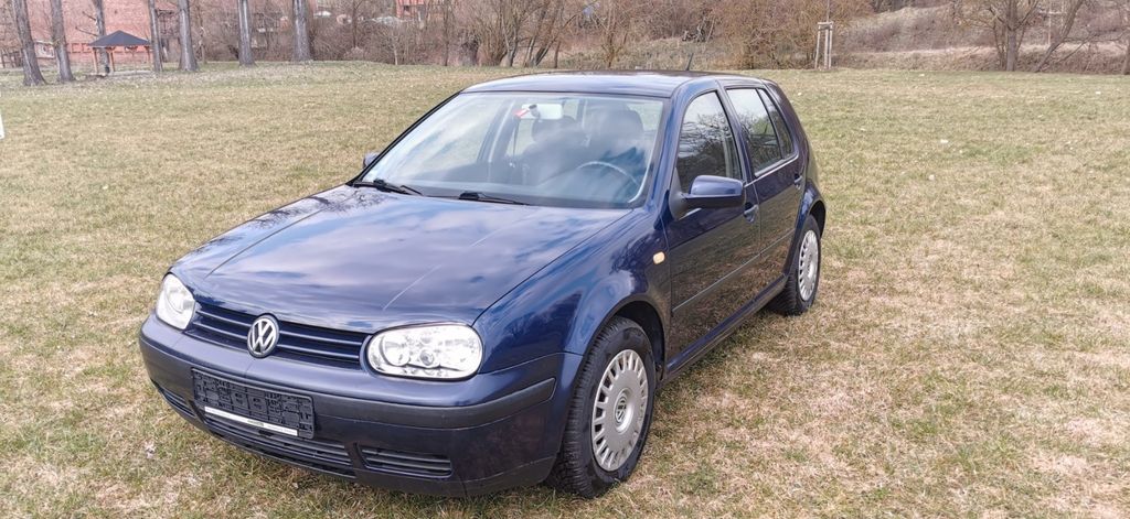 VW Golf 157.000 km 1.950 &euro; Nottertal-Heilinger Höhen 99994