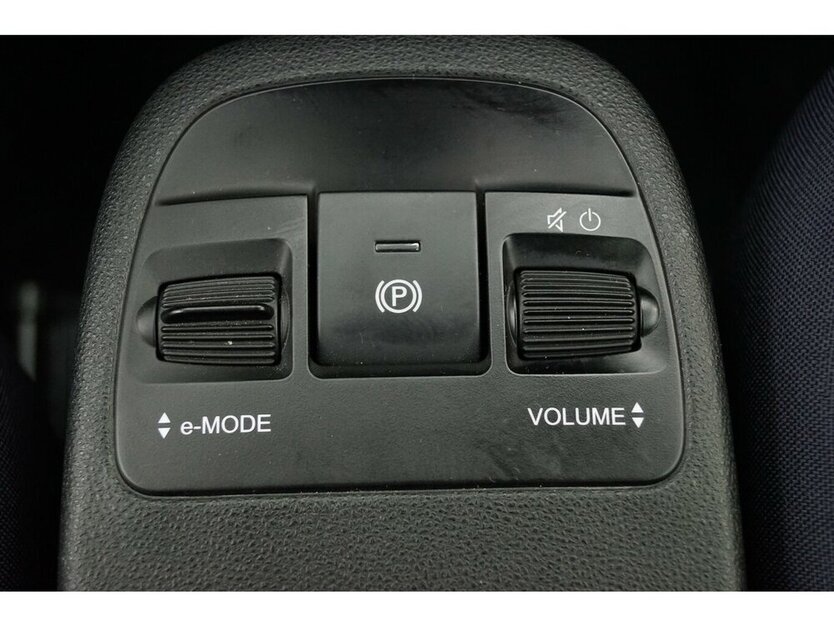 500e Action Carplay Android Automatik 1.Hand
