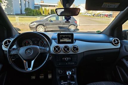 Mercedes B 180