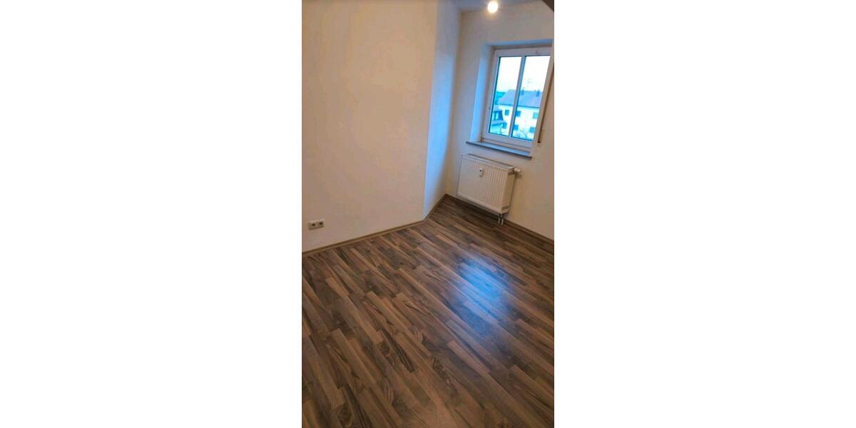 Dachgeschoßwohnung Maxhütte-Haidhof Haidhof - 3 Zimmer, 83 m&sup2;, 920&euro; | Angebot:24253593