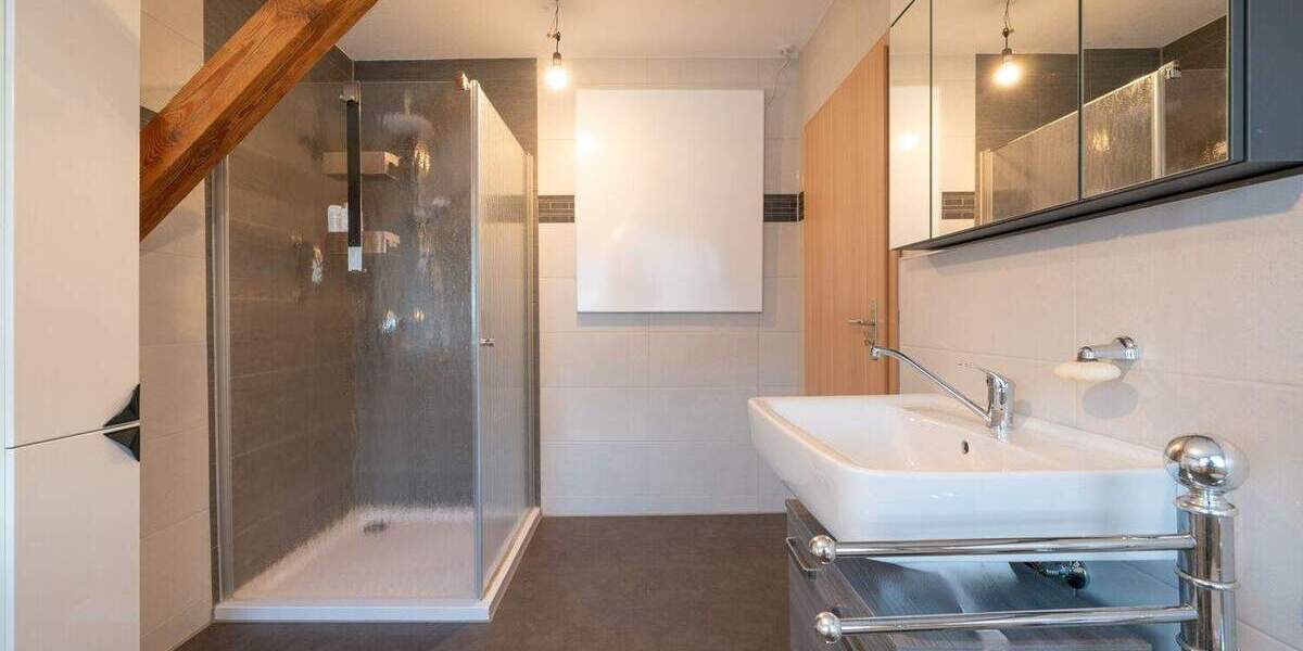 Einfamilienhaus Fünfstetten / Nußbühl Fünfstetten - 8 Zimmer, 301 m&sup2;, 1.200.000&euro; | Angebot:25727229