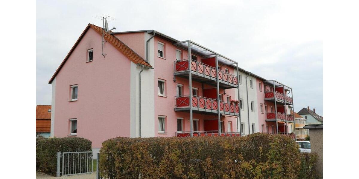 Dachgeschoßwohnung Gröditz - 3 Zimmer, 59 m&sup2;, 382&euro; | Angebot:26278153