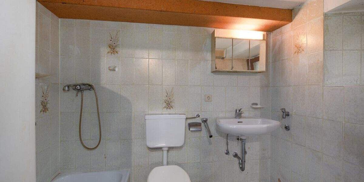 Einfamilienhaus Königsbach-Stein Königsbach - 7 Zimmer, 193 m&sup2;, 298.000&euro; | Angebot:24860353