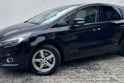 Ford S-Max 64.000 km 17.990 &euro; München 81243