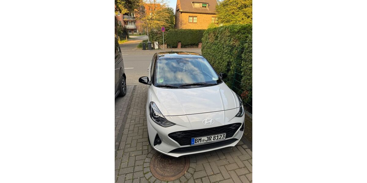 Hyundai i10 12.325 km 17.999 &euro; Pulheim 50259