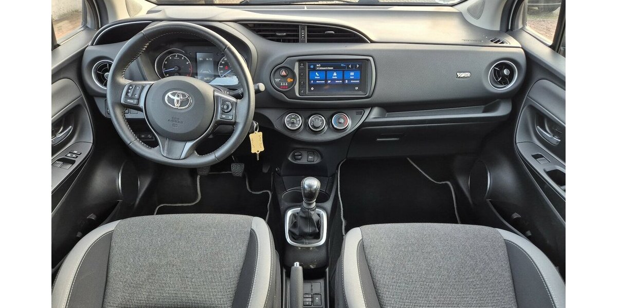 Toyota Yaris Team D 98.400 km 11.890 &euro; Rodgau 63110