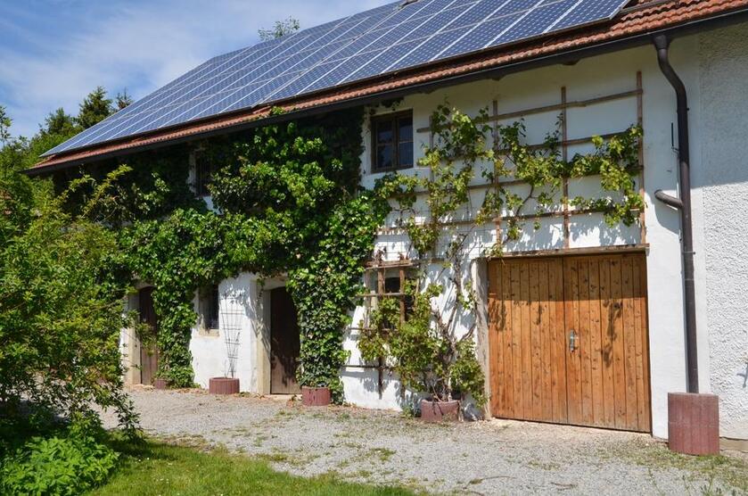 Ehemaliges Bauernhaus mit großen Garten