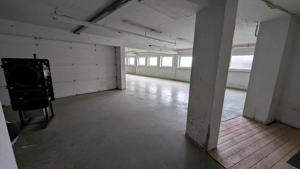 Lagerraum Halle zimmer