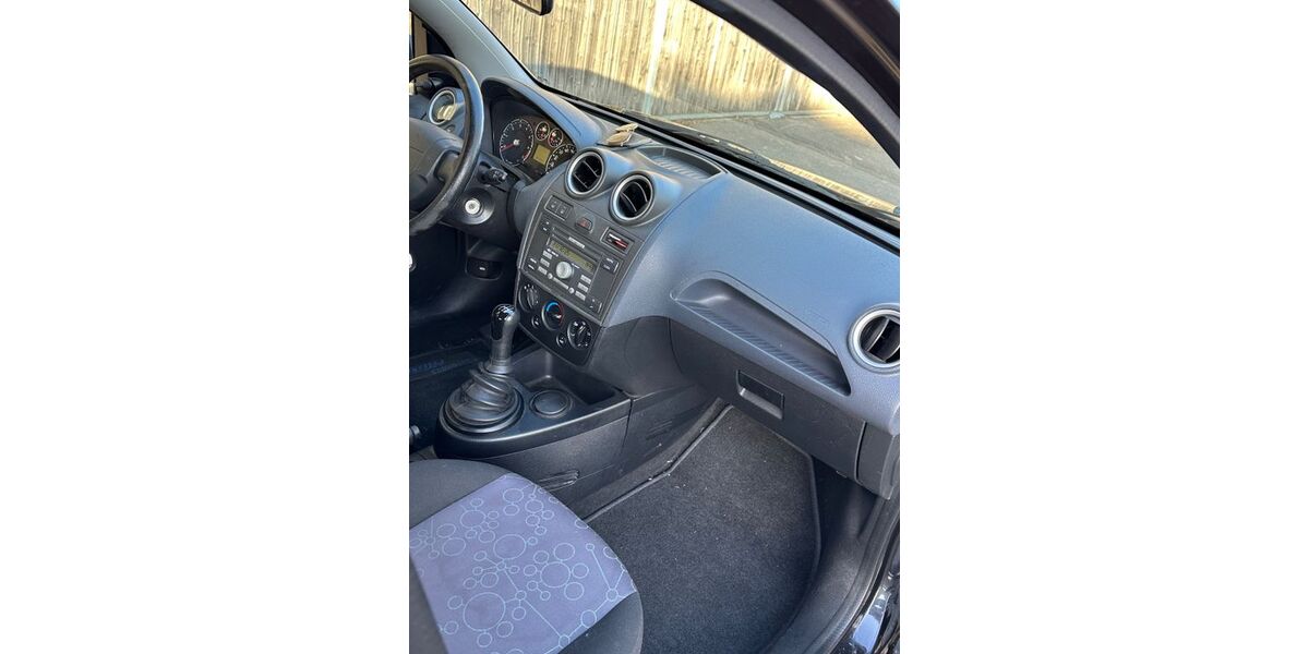 Ford Fiesta 262.000 km 750 &euro; Bösingen 78662