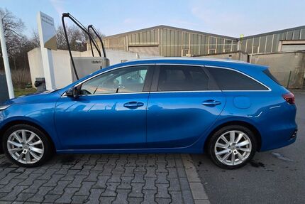 Kia ceed Sportswagon 82.000 km 18.850 &euro; Kamen 59174