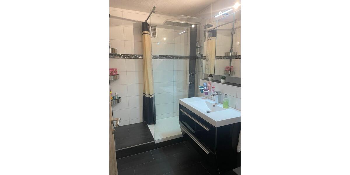 Modernisierte 3,5 Zimmer Wohnung mit Balkon und TGStellplatz 3.5 zimmer