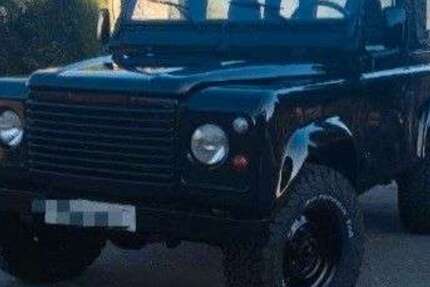 Land Rover Defender 165.700 km 32.850 &euro; Neuruppin 16816
