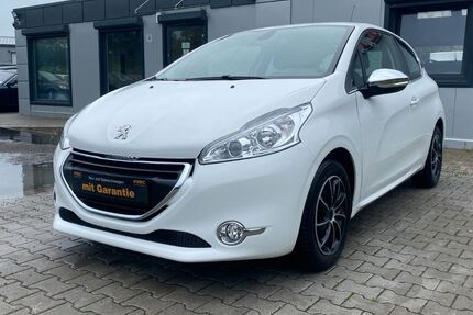 Peugeot 208 108.996 km 5.499 € Ludwigsfelde 14974