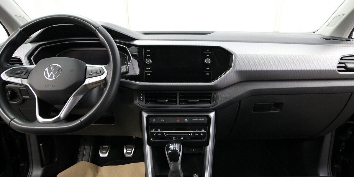 VW T-Cross TSI OPF Active LED+NAVI+KAMERA+ACC 46.636 km 18.900 &euro; Hagenow 19230