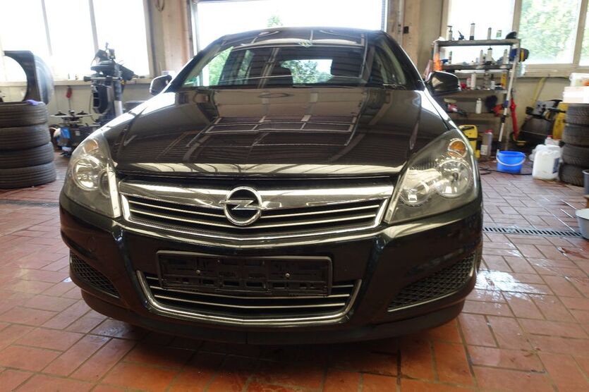 Opel Astra 173.465 km 4.990 € Magdeburg 39130