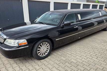 Lincoln Town Car 159.000 km 9.990 &euro; Kueps 96328