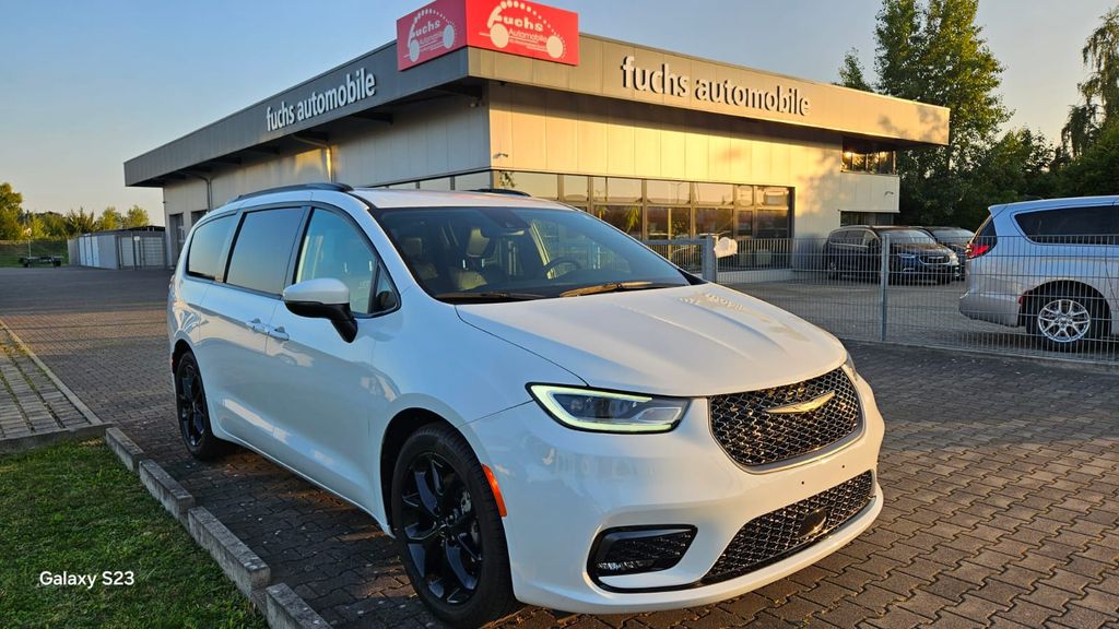 Chrysler Pacifica 28.197 km 44.990 &euro; Augsburg 86165