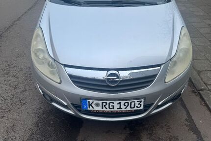 Opel Corsa 180.000 km 2.500 &euro; Köln 51063