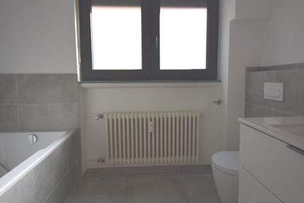 Erstbezug nach Sanierung! Schöne Wohnung mit Balkon und Gartennutzung 3 zimmer