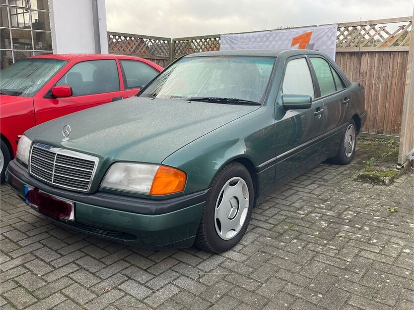 Mercedes-Benz C 180 150.214 km 6.400 € Liebenau 31618
