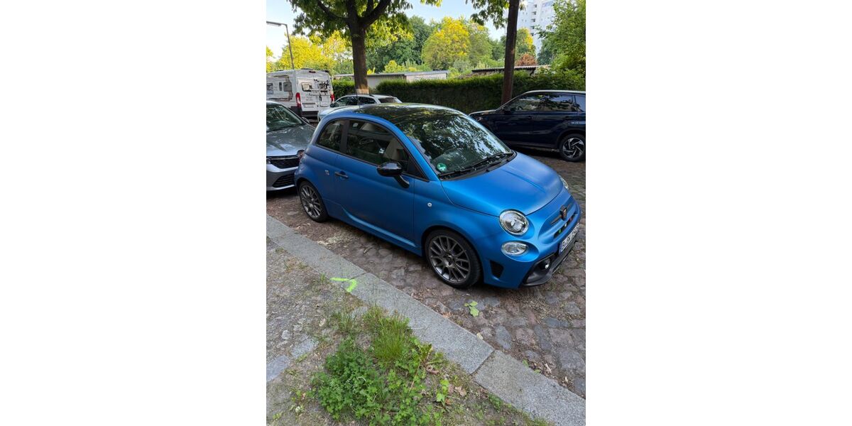 Abarth 695 2.450 km 26.100 &euro; Berlin 12167