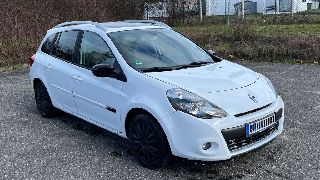 Renault Clio 96.500 km 3.799 &euro; Offenburg 77654