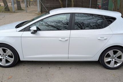 Seat Leon 143.000 km 9.990 &euro; München 80997