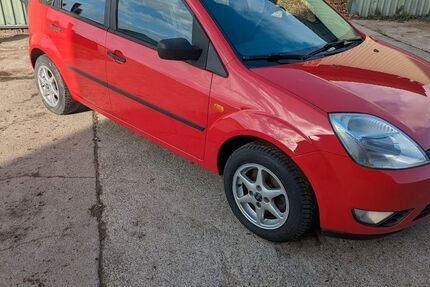 Ford Fiesta 194.000 km 2.390 &euro; Cashagen 23623