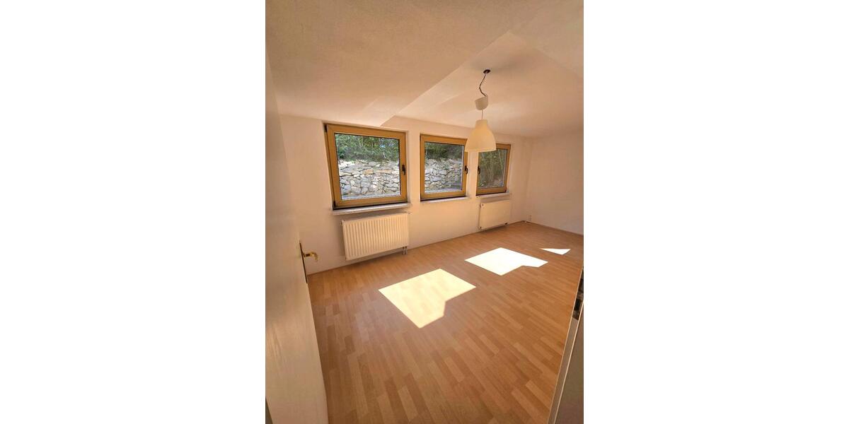 Einfamilienhaus Lauingen (Donau) - 8 Zimmer, 180 m&sup2;, 569.000&euro; | Angebot:26990503