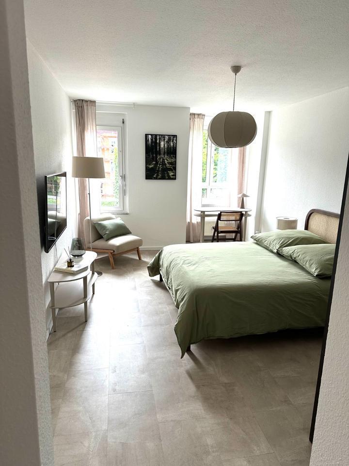 Modern möblierte 1-Zimmer-Wohnung – zentral & stilvoll wohnen zimmer