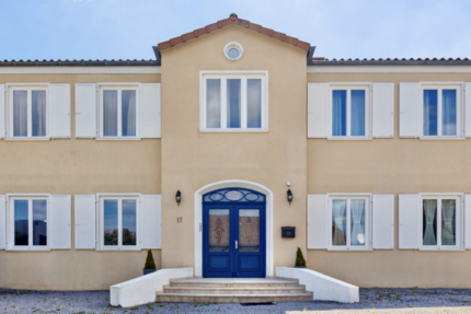 Haus zum Kaufen in Neu-Anspach 1.260.000 € 310 m²