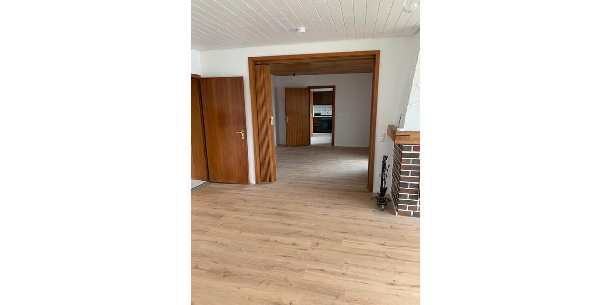 Etagenwohnung Trostberg - 5 Zimmer, 149 m&sup2;, 980&euro; | Angebot:26387114