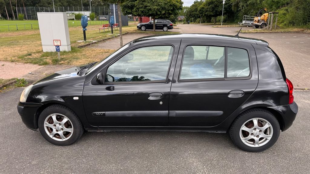 Renault Clio 130.000 km 1.650 &euro; Kakenstorf 21255