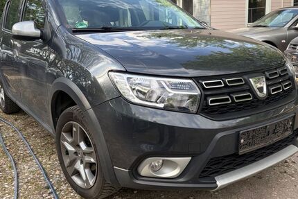 Dacia Sandero 73.200 km 9.690 &euro; Berlin 14167