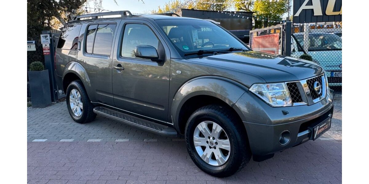 Nissan Pathfinder 187.620 km 11.990 &euro; BERLIN 13127